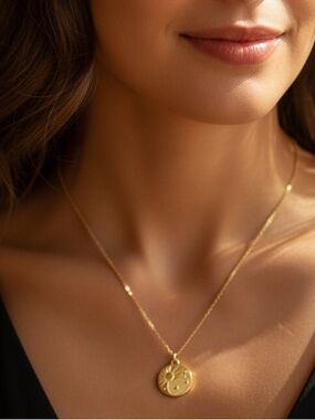 Celestial 18k Gold Plated Sun and Stars Pendant Necklace. New.